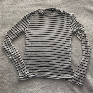 Lulu’s striped mock neck size small